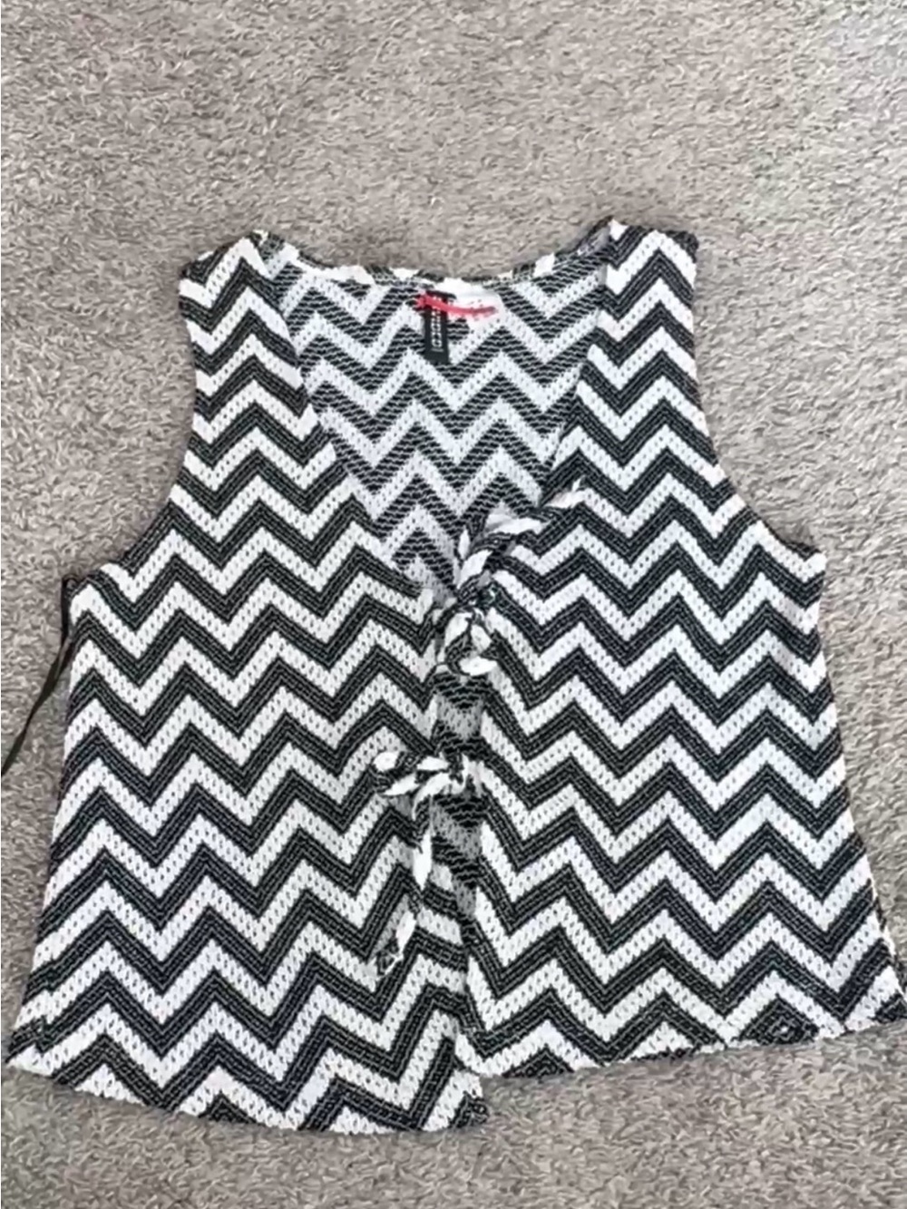 H&M Black and White Chevron Tie-Front Tank Top